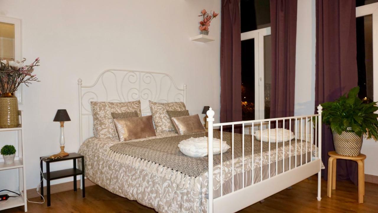 Sint-jans Appartments Apartamento